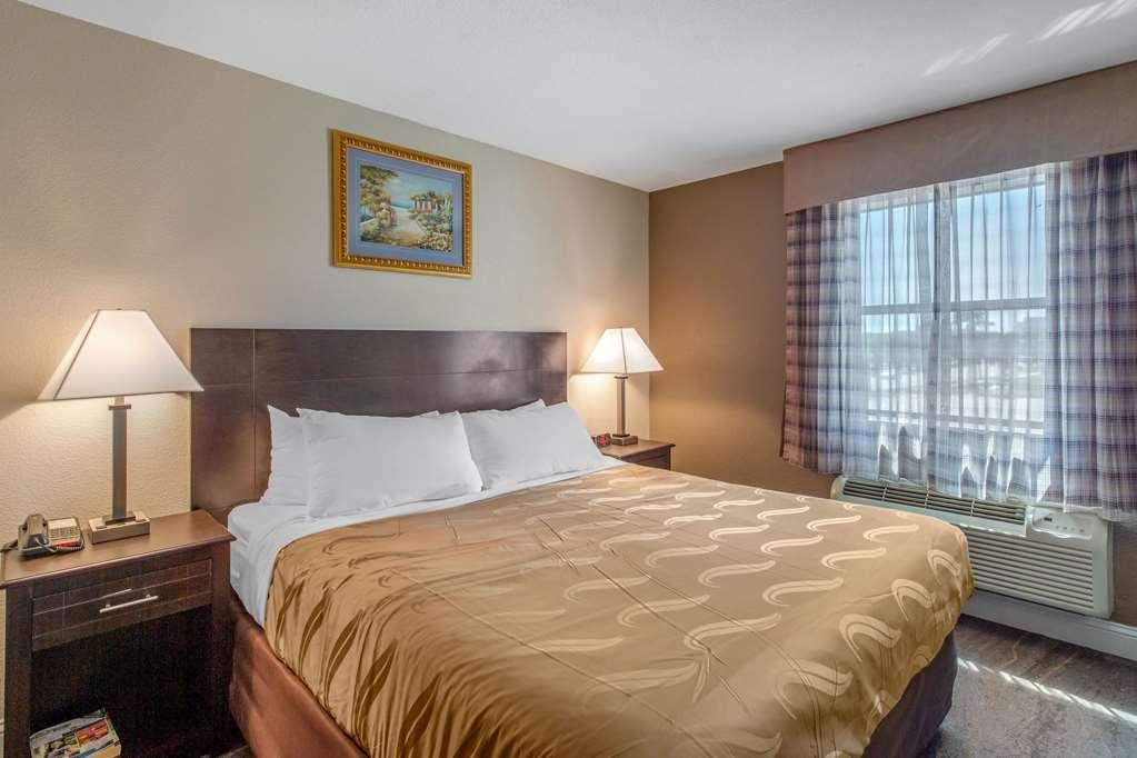 Quality Inn & Suites Port Arthur - Nederland Room photo