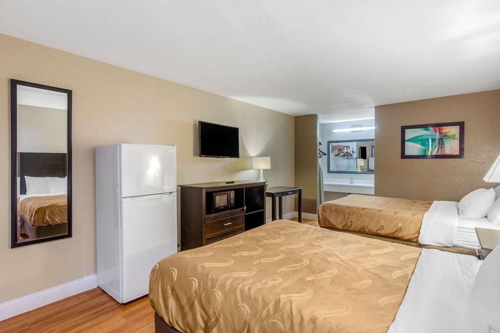 Quality Inn & Suites Port Arthur - Nederland Room photo